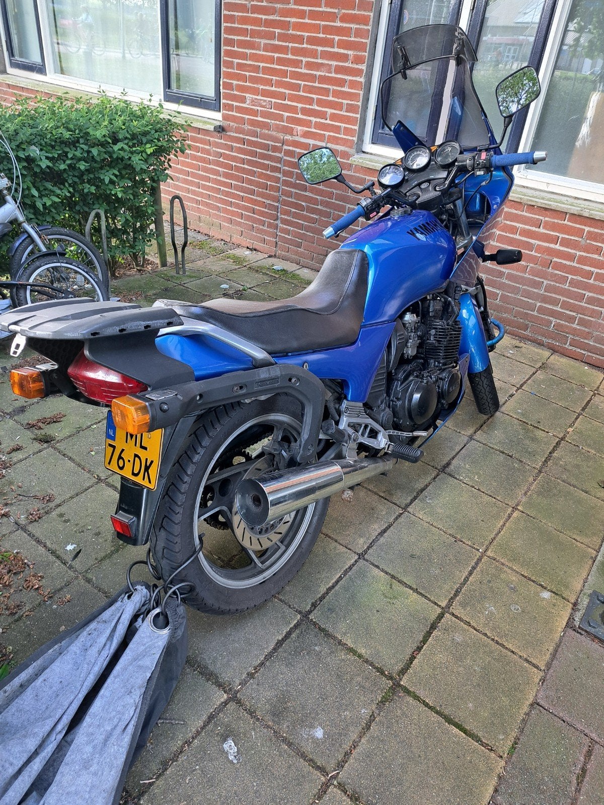 Blauwe yamha xj 600, Particulier