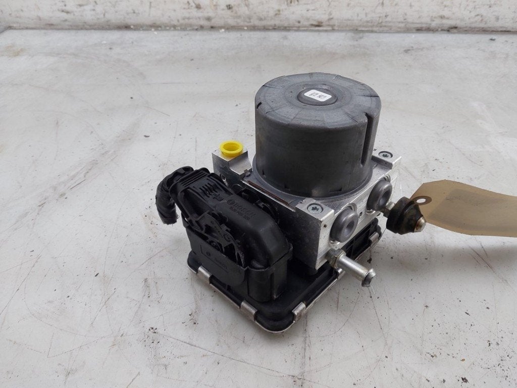 ABS POMP Suzuki Swift (ZC / ZD) (01-2017/-), Auto-onderdelen, Gebruikt, Sodener Straße 9
65824  Schwalbach, DE, Continental Aftermarket & Services GmbH