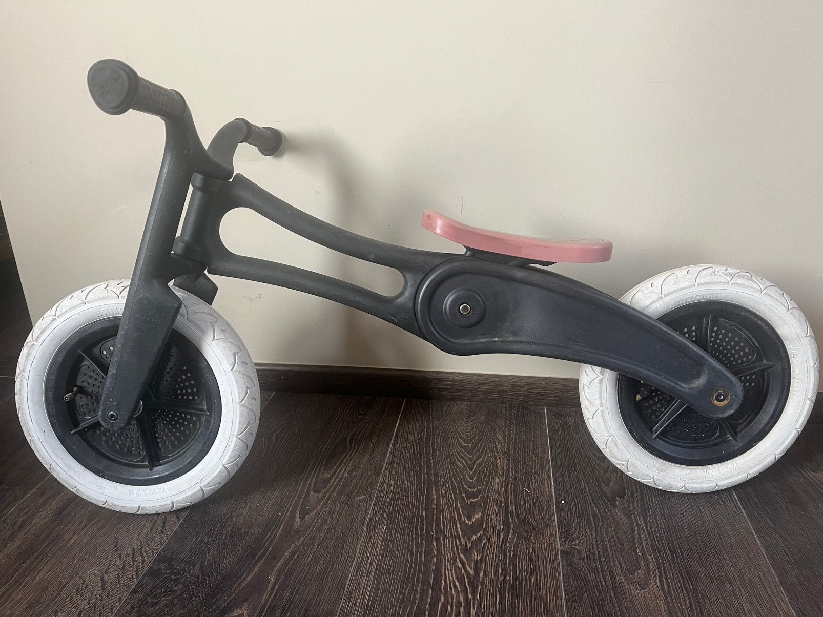 Wishbone driewieler en loopfiets, Ophalen, Gebruikt, Loopfiets