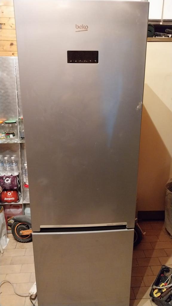 Réfrigérateur Beko, Classe énergétique A ou plus économe, Avec compartiment congélateur, Comme neuf, 45 à 60 cm