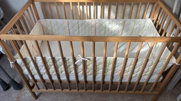 Baby bedje, Kinderen en Baby's, Ophalen, Ledikant