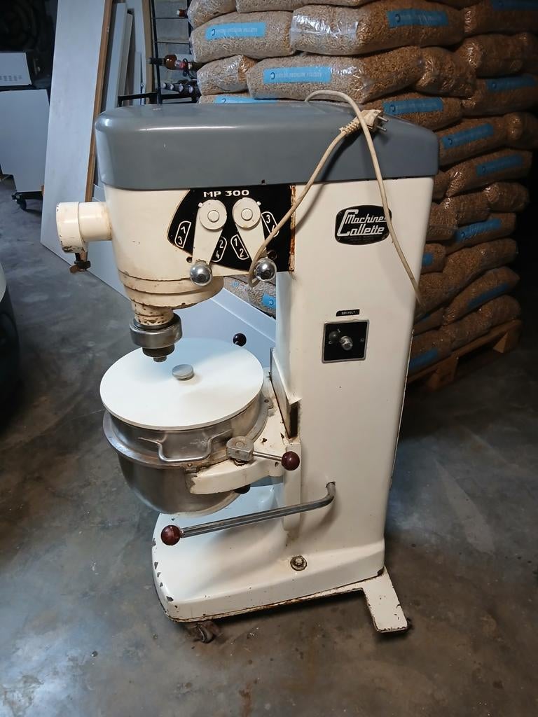 Mélangeur batteur avec accessoires, Electroménager, Mélangeurs, Enlèvement, Mélangeur