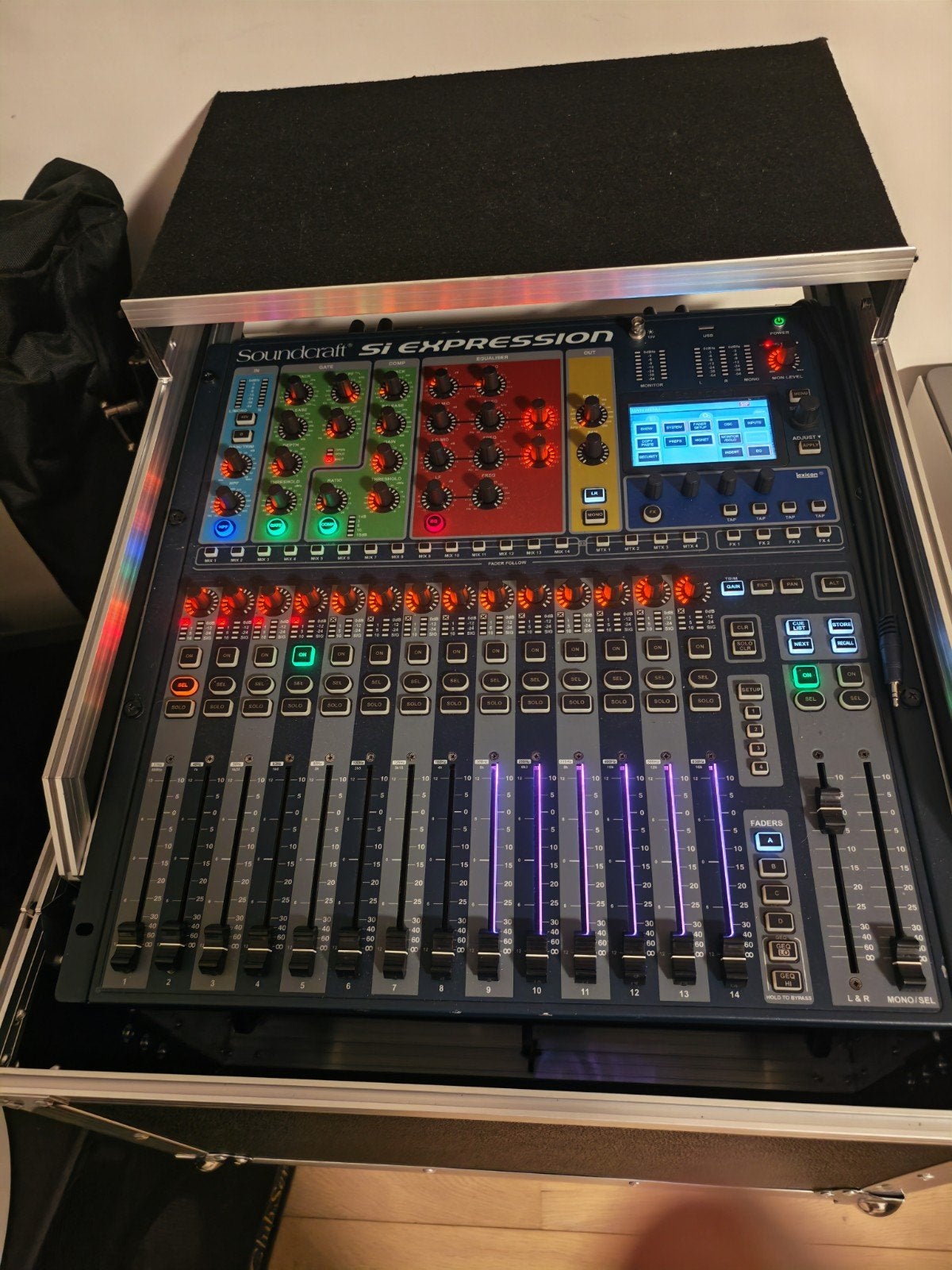 soundcraft SI EXPRESSION 1, Muziek en Instrumenten, Ophalen, Zo goed als nieuw, 10 tot 20 kanalen, Microfooningang
