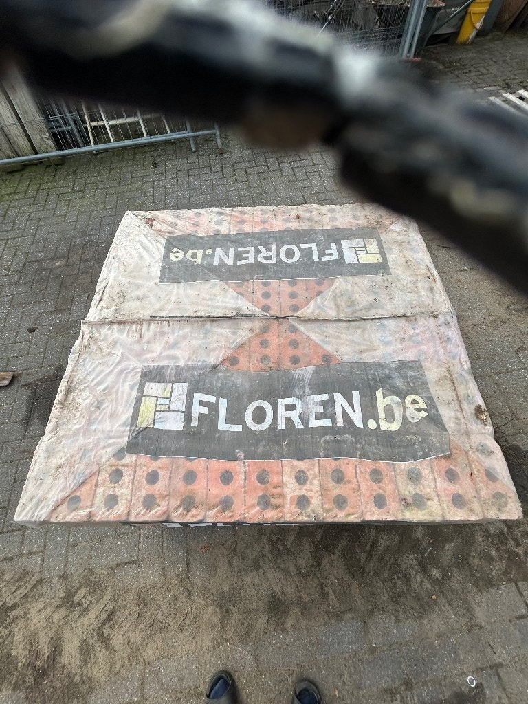 Gevelsteen, Enlèvement, Neuf