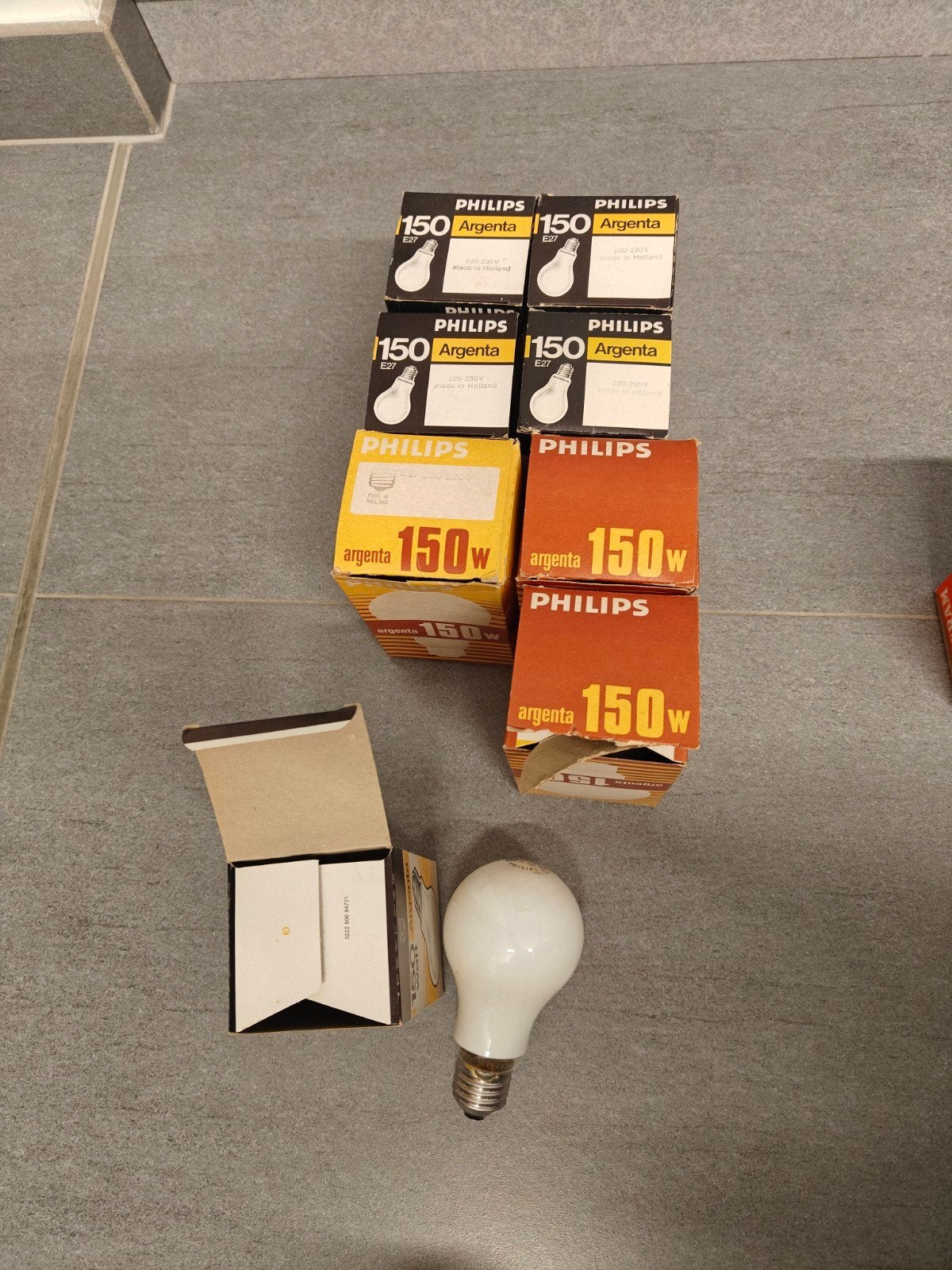 Partij van 11 Vintage 150W Gloeilampen E27 Philips Argenta, Gloeilamp, Nieuw, E27 (groot), Ophalen