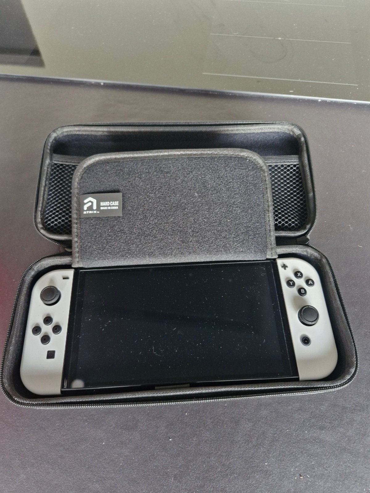 Switch OLED ! État impeccable, Games en Spelcomputers, Spelcomputers | Nintendo Switch, Met games, Met 2 controllers, Nieuw, Switch OLED