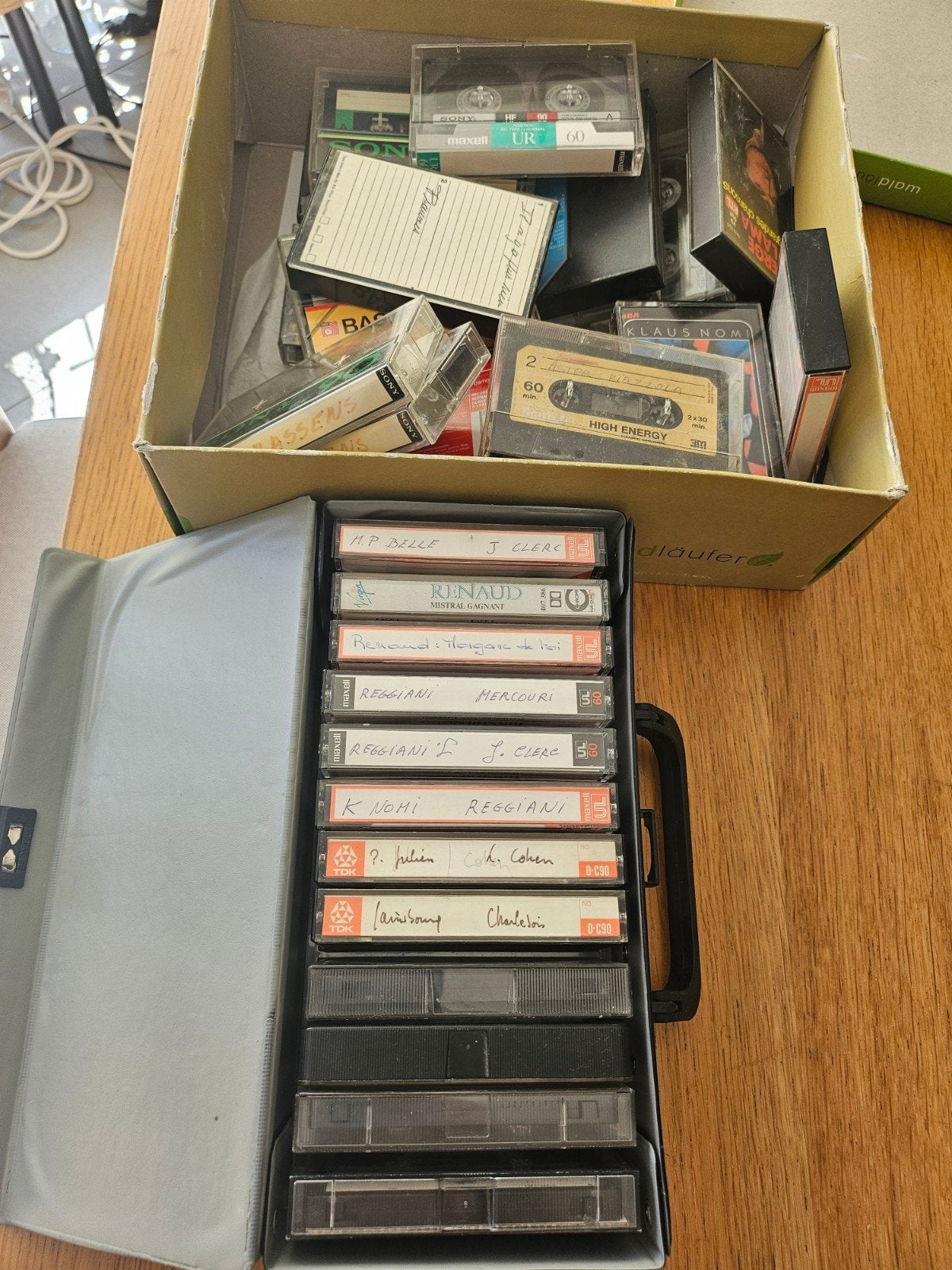 cassette et boîte à cassette, Enlèvement, Utilisé, Avec boîte de rangement, étagère ou coffret