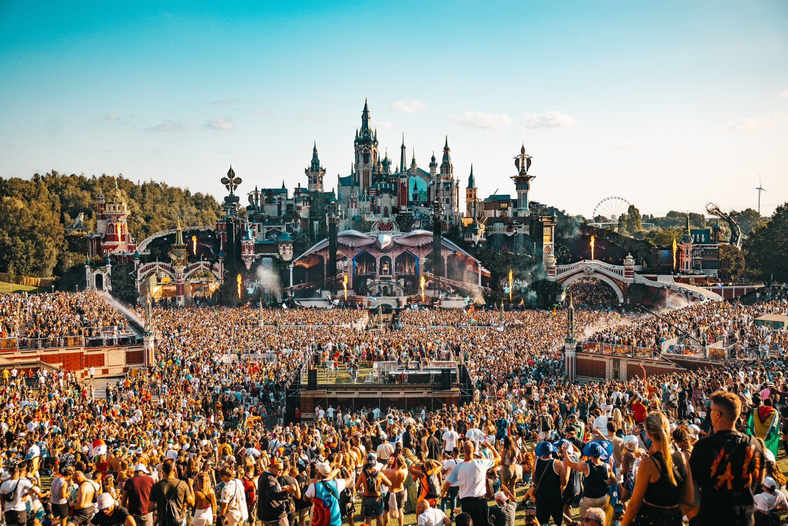 GEZOCHT 2 tickets voor Tomorrowland zaterdag 18/7!!!