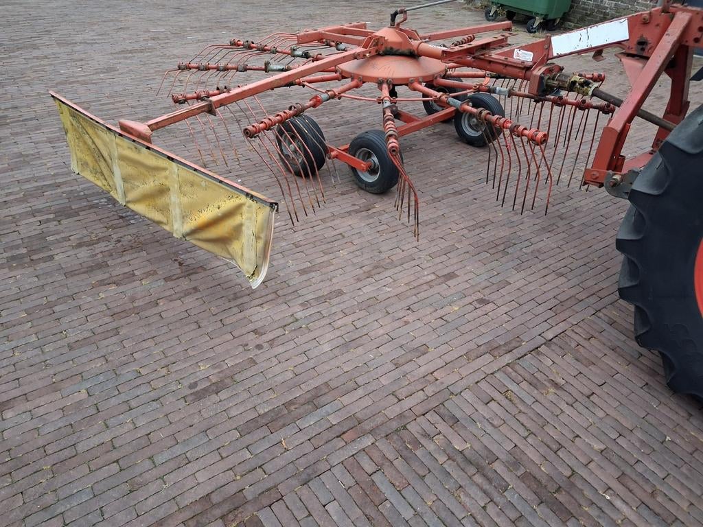 Schudder en hark, Enlèvement