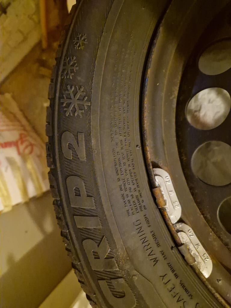 Pneus et jantes hiver 205/60 R 16, Autos : Pièces & Accessoires, Pneus & Jantes, Enlèvement, Pneu(s)