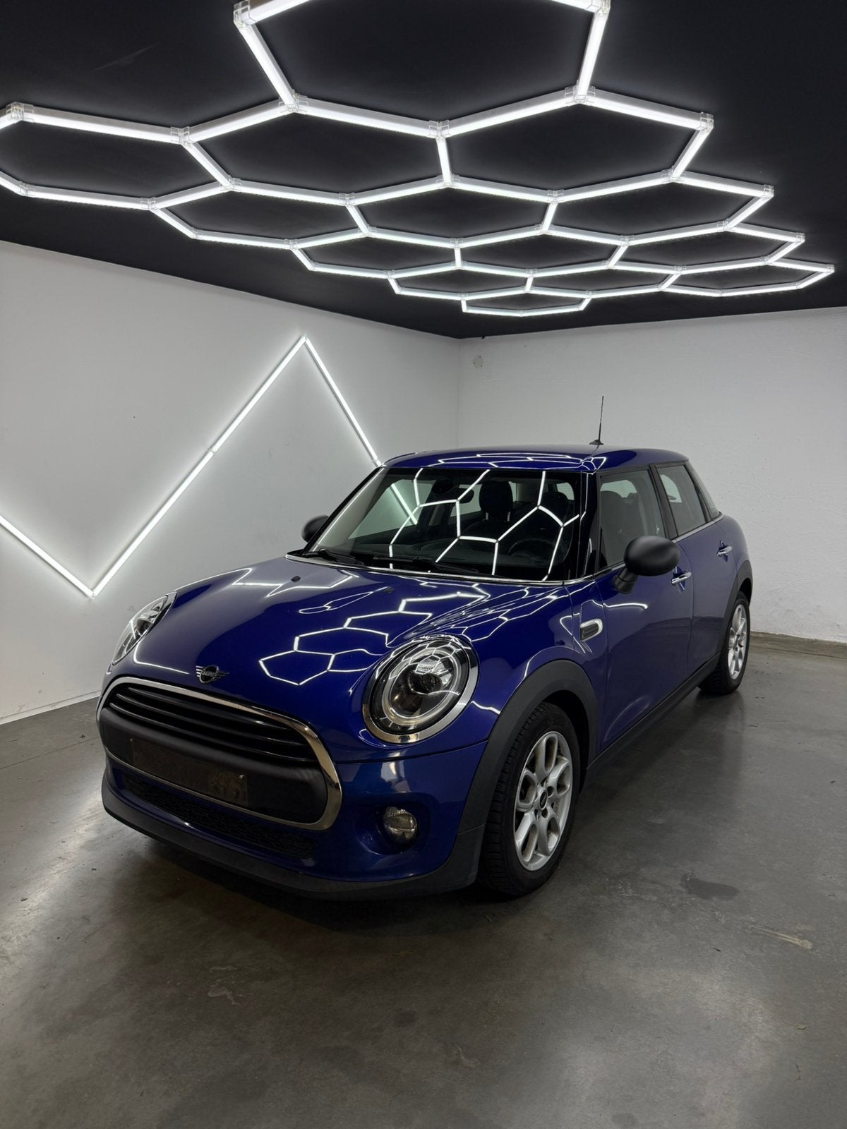 Mini One| 2018| 5 DEURS| 79.525KM| 1 JAAR GARANTIE, Auto's, Voorwielaandrijving, 75 kW, Stof, Blauw