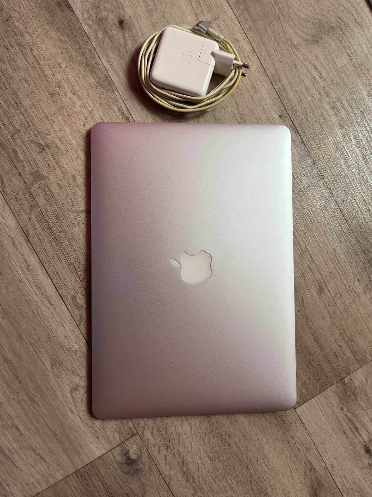 MacBook Air 13 inch 2017 - Model A1466 + Oplader., Computers en Software, 8 GB, 13 inch, Minder dan 2 Ghz, Ophalen of Verzenden