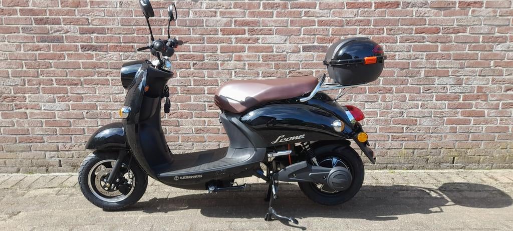 Nieuwe electrische scooter klasse B, o km op de teller., Ophalen