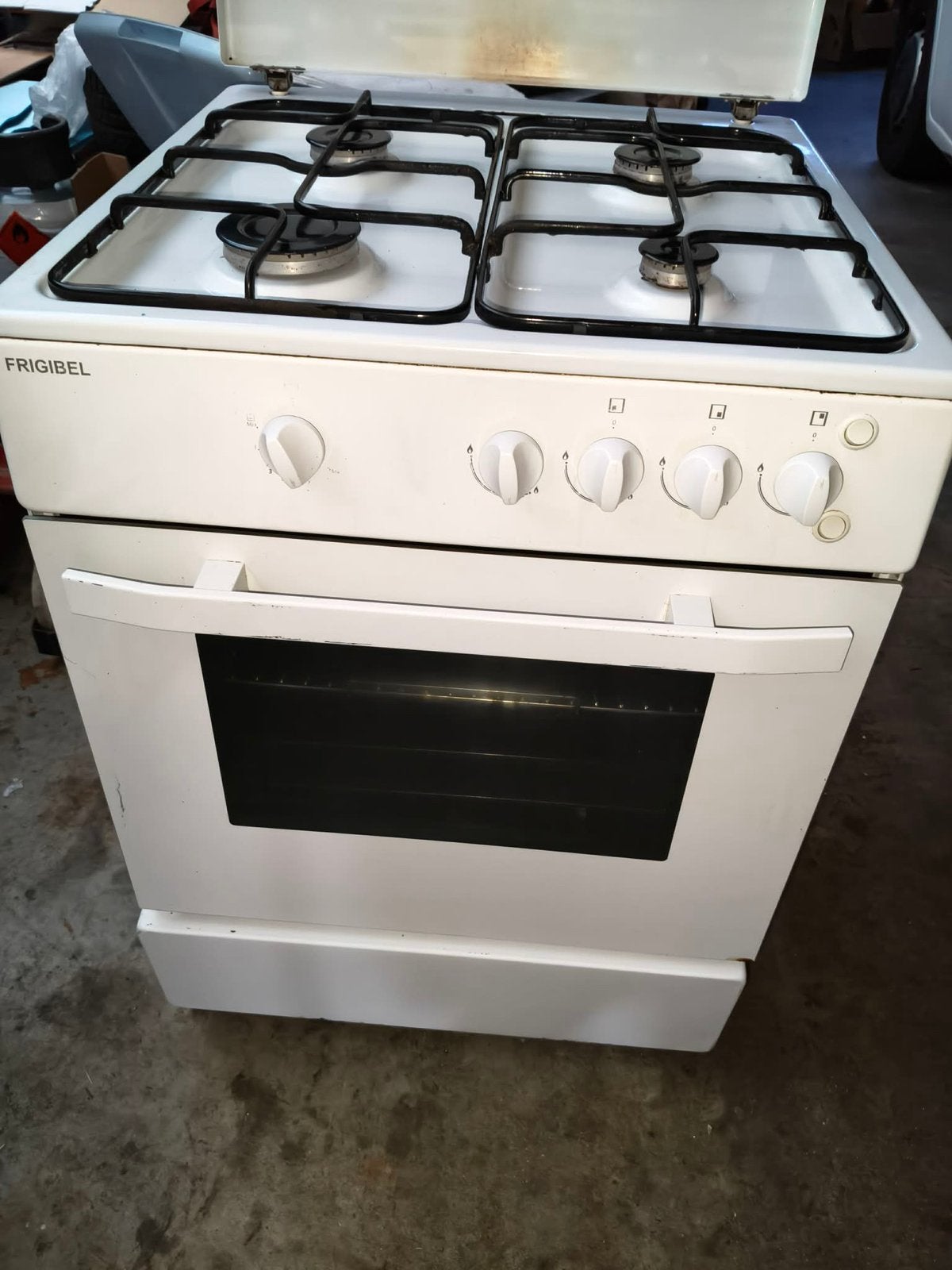 Gasfornuis met bijhorende dampkap, Elektronische apparatuur, Fornuizen, Ophalen, Zo goed als nieuw