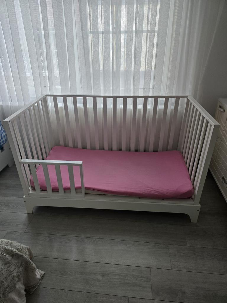 Kinderbed Childwood, Kinderen en Baby's, Kinderkamer | Bedden, Ophalen, Zo goed als nieuw