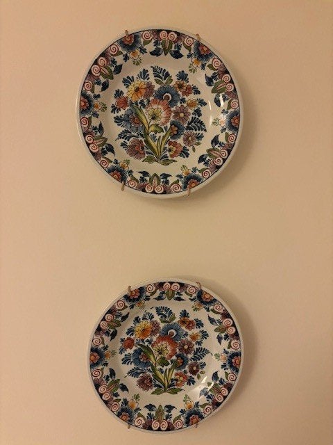 Set van 2 decoratieve Delfst geïnspireerde sierborden, Antiek en Kunst, Ophalen
