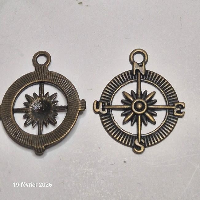 Set van 15 windrozen, bedeltjes, in geel metaal, Handtassen en Accessoires, Oorbellen, Overige materialen, Hangers, Verzenden