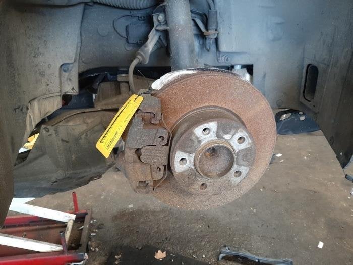 Moyeu de roue avant d'un BMW 3-Serie, -, -, 3 mois de garantie, Utilisé