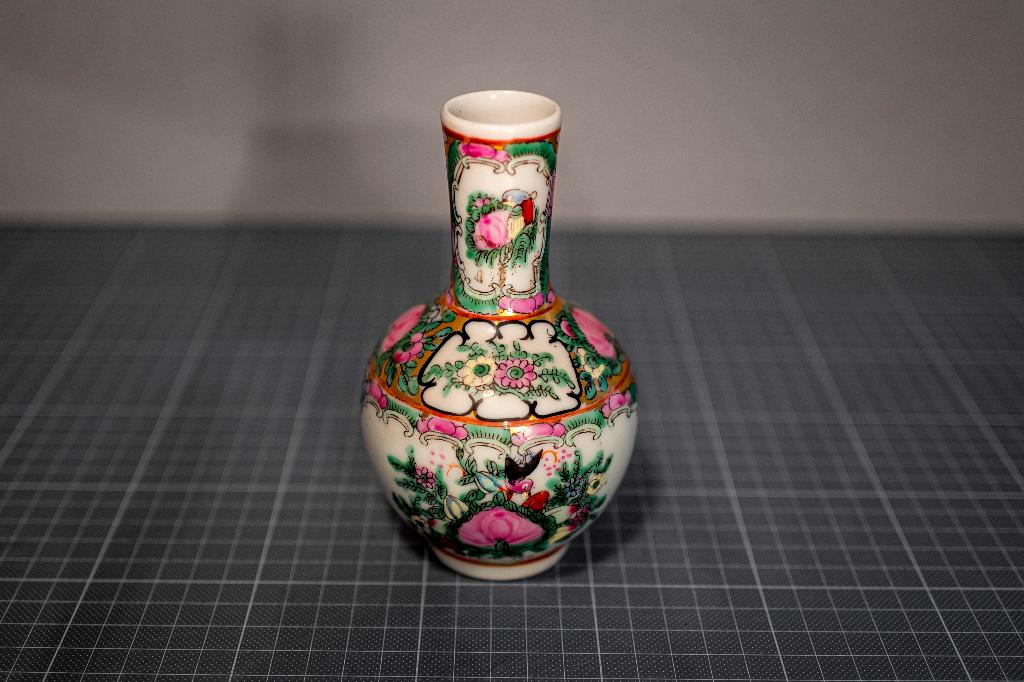 Vintage Chinees porseleinen vaasje, Ophalen