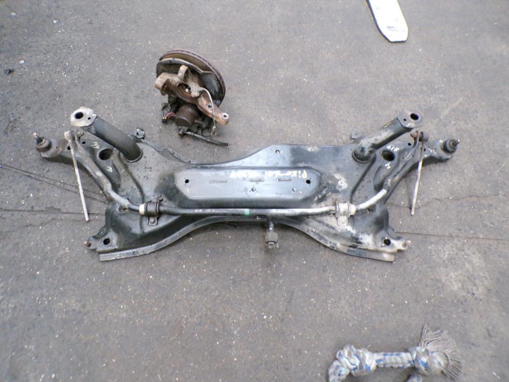 Berceau avant Nissan Pixo 1.0i 50kw 2009-2013 LP/15387, Enlèvement, Utilisé, Nissan