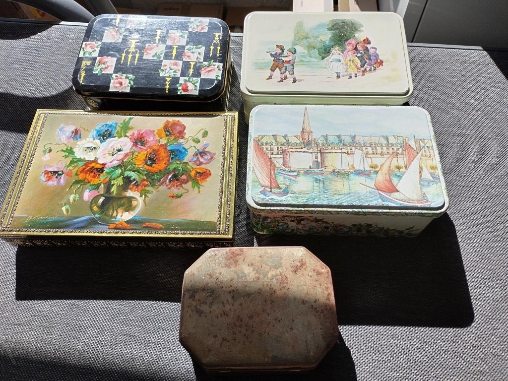 Blikken dozen, Ophalen