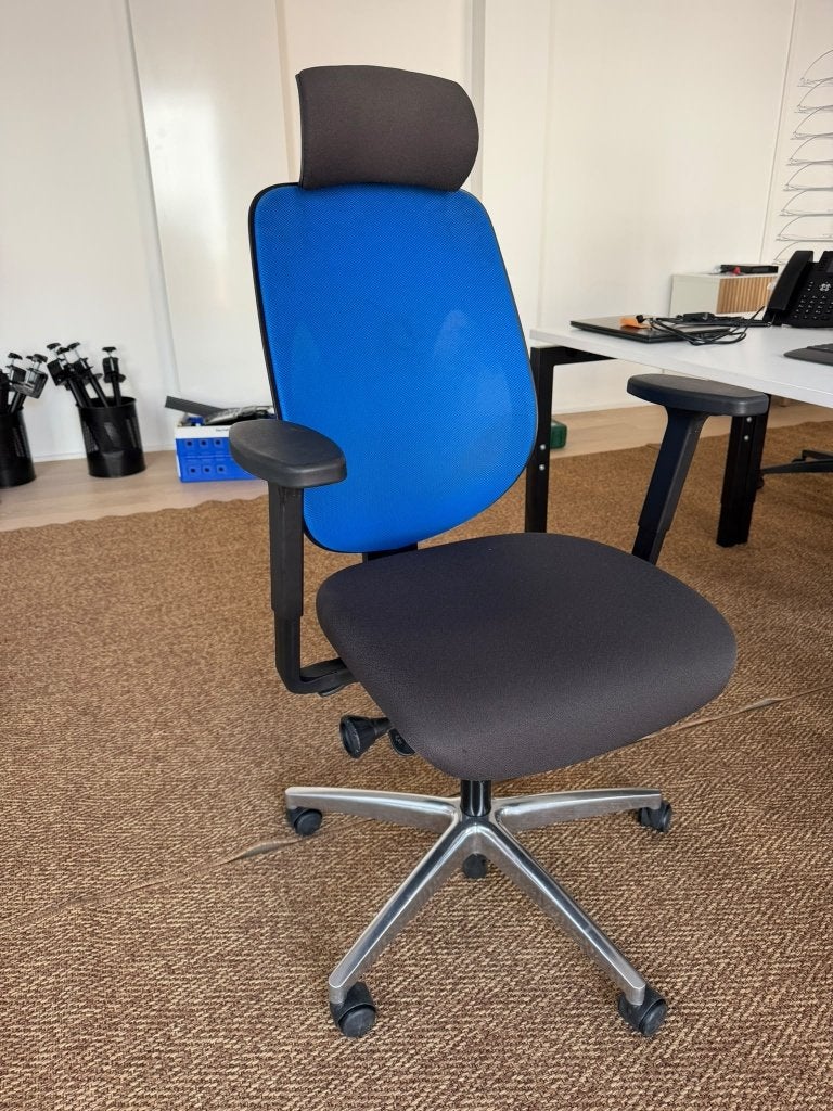 Chaise de bureau ergonomique Giroflex avec appui-tête, Comme neuf, Enlèvement, Bleu, Chaise de bureau