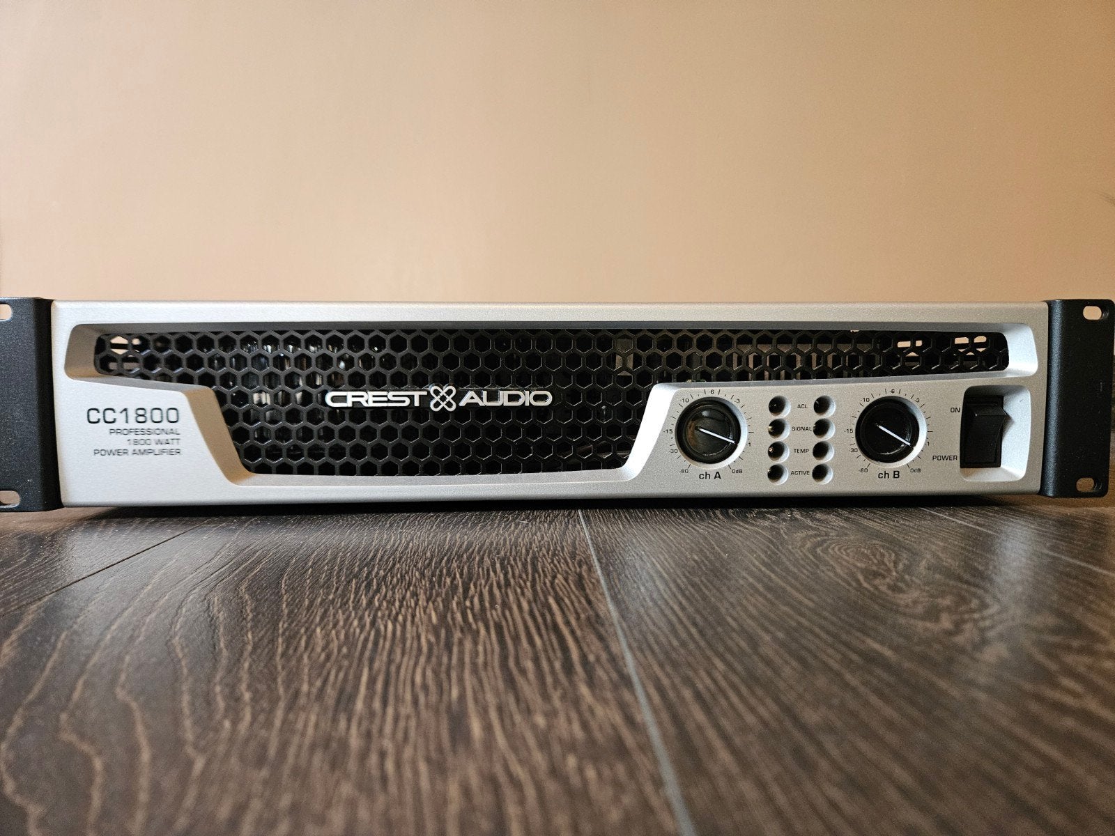 Crest Audio cc1800, Enlèvement, Comme neuf, Audio