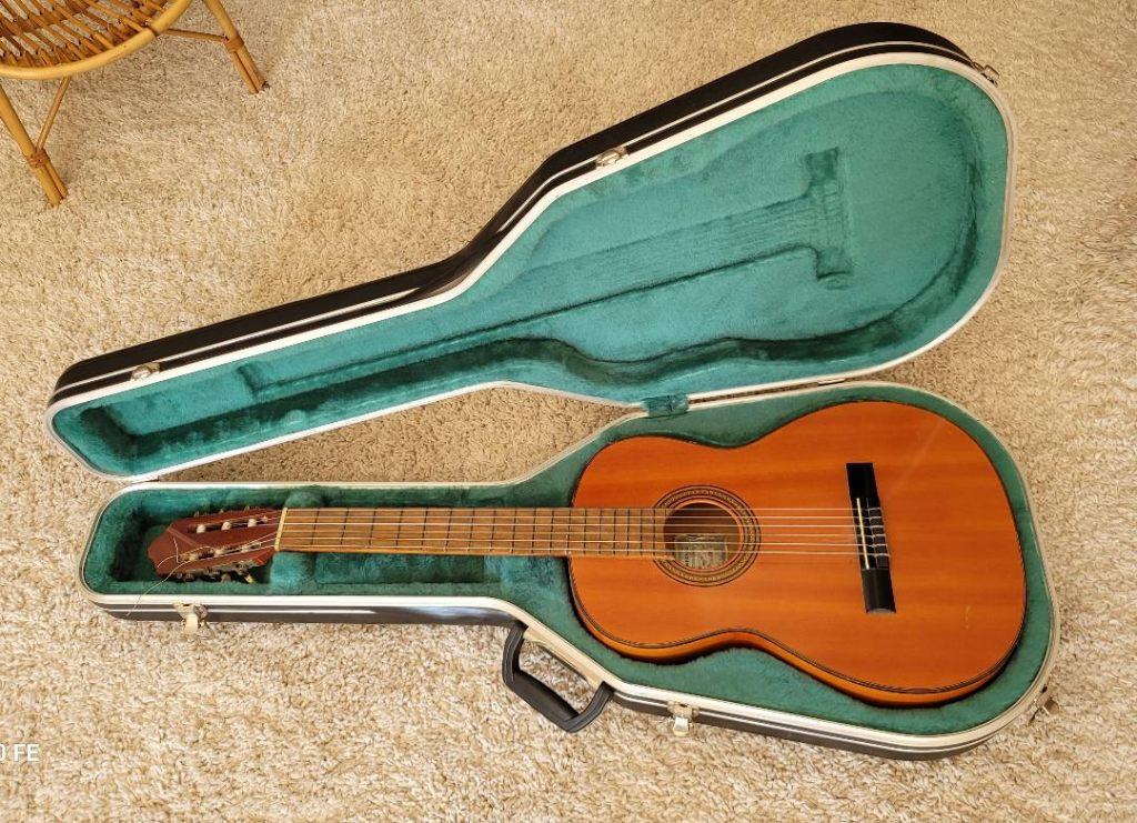 VALERIANO BERNAL guitare année 1974 ., Enlèvement, Utilisé, Guitare classique ou espagnole, Avec valise
