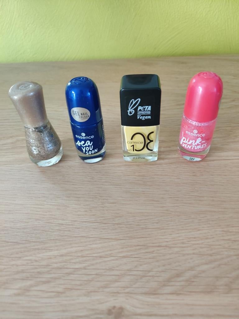 Vernis à ongles complet., Enlèvement