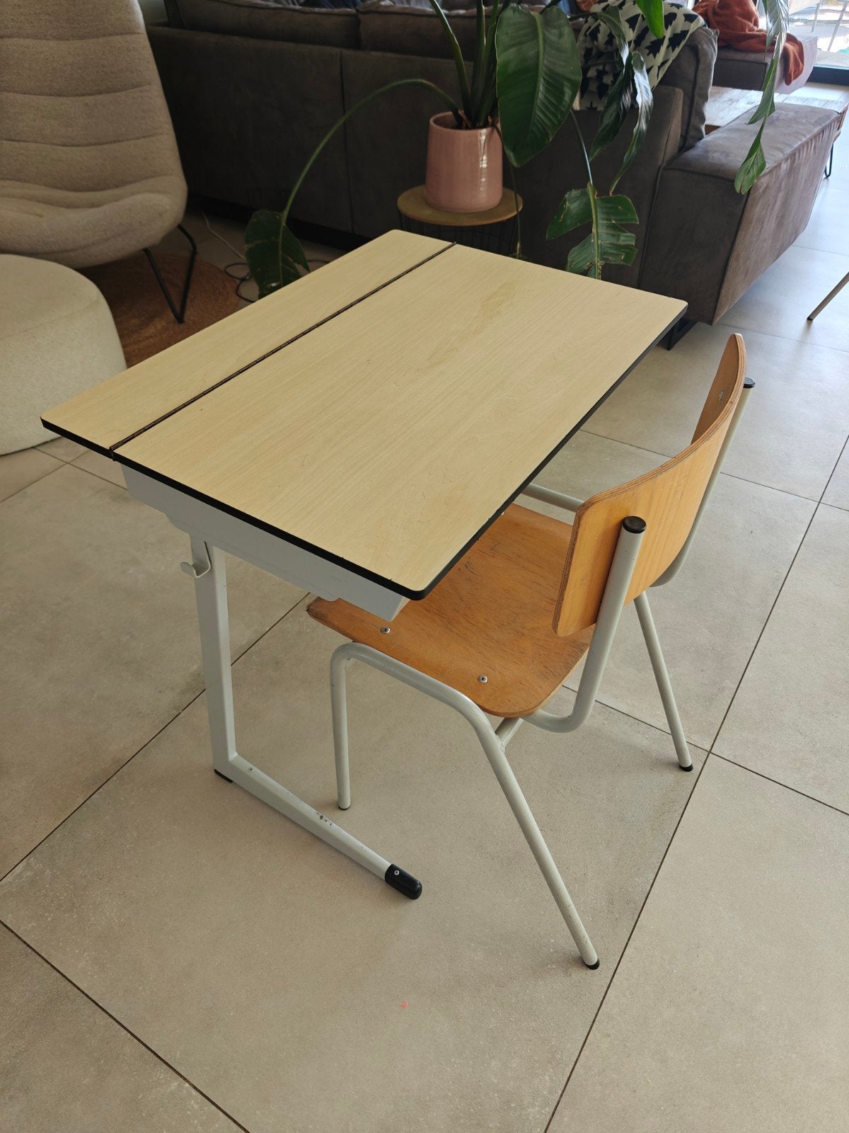 2 ensembles de bureaux pour enfants, Enlèvement