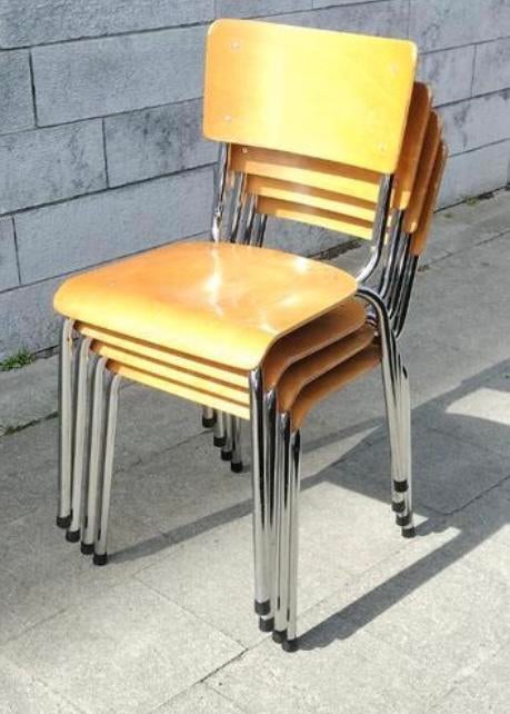 Vintage houten schoolstoelen en stapelstoelen, Ophalen, Zo goed als nieuw