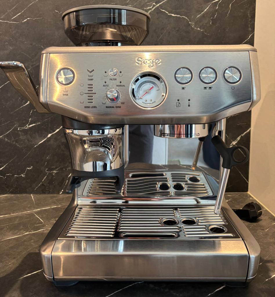 Sage Barista Express Impress, Machine à espresso, Café en grains, Enlèvement, Tuyau à Vapeur