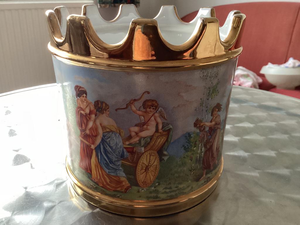 Sierpot in italiaans porselein., Ophalen