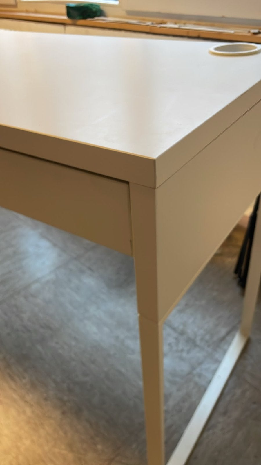 Bureau IKEA Micke blanc – 2 tiroirs, Ophalen, Zo goed als nieuw, IKEA, Wit
