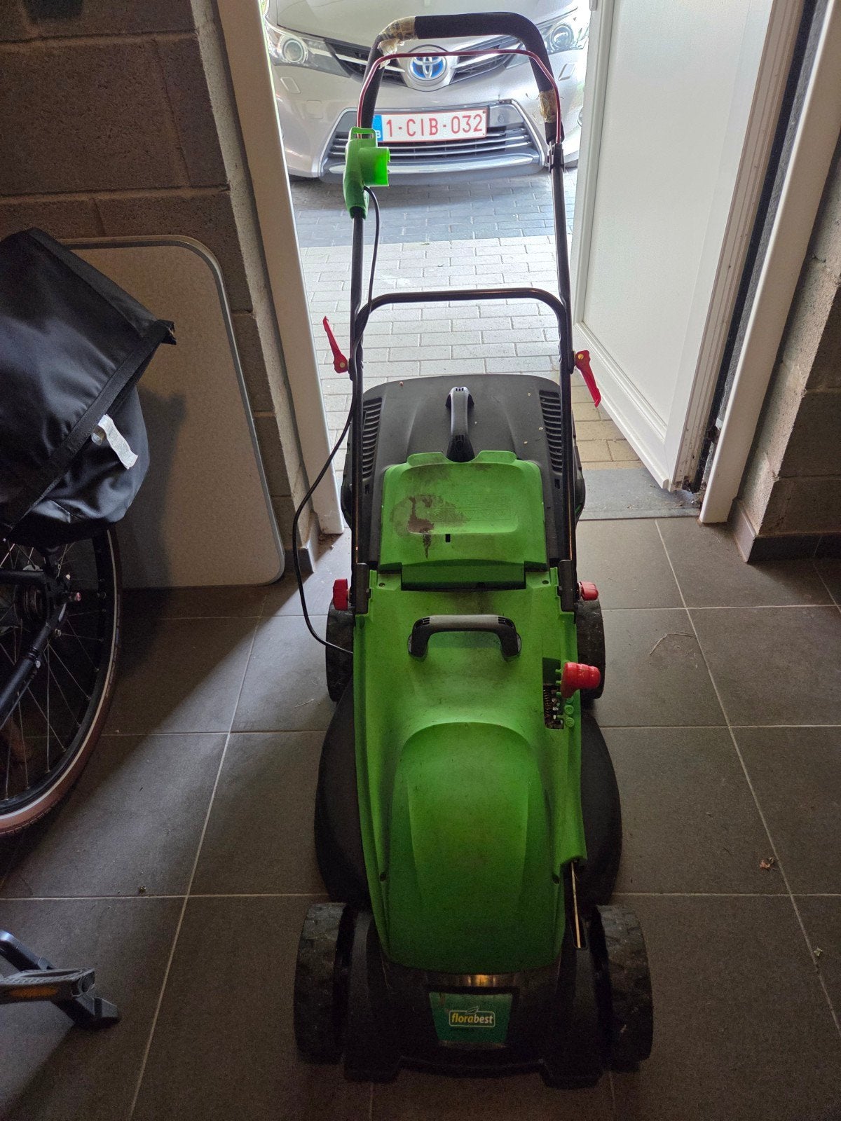 Elektrische grasmaaier, Tuin en Terras, Ophalen, Gebruikt, Elektrische grasmaaier, Opvangbak