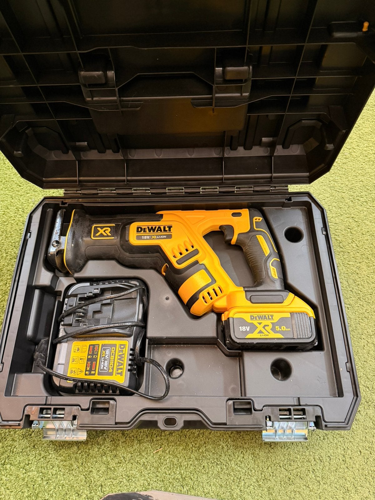 Reciprozaag dewalt, Doe-het-zelf en Bouw, Ophalen, Zo goed als nieuw