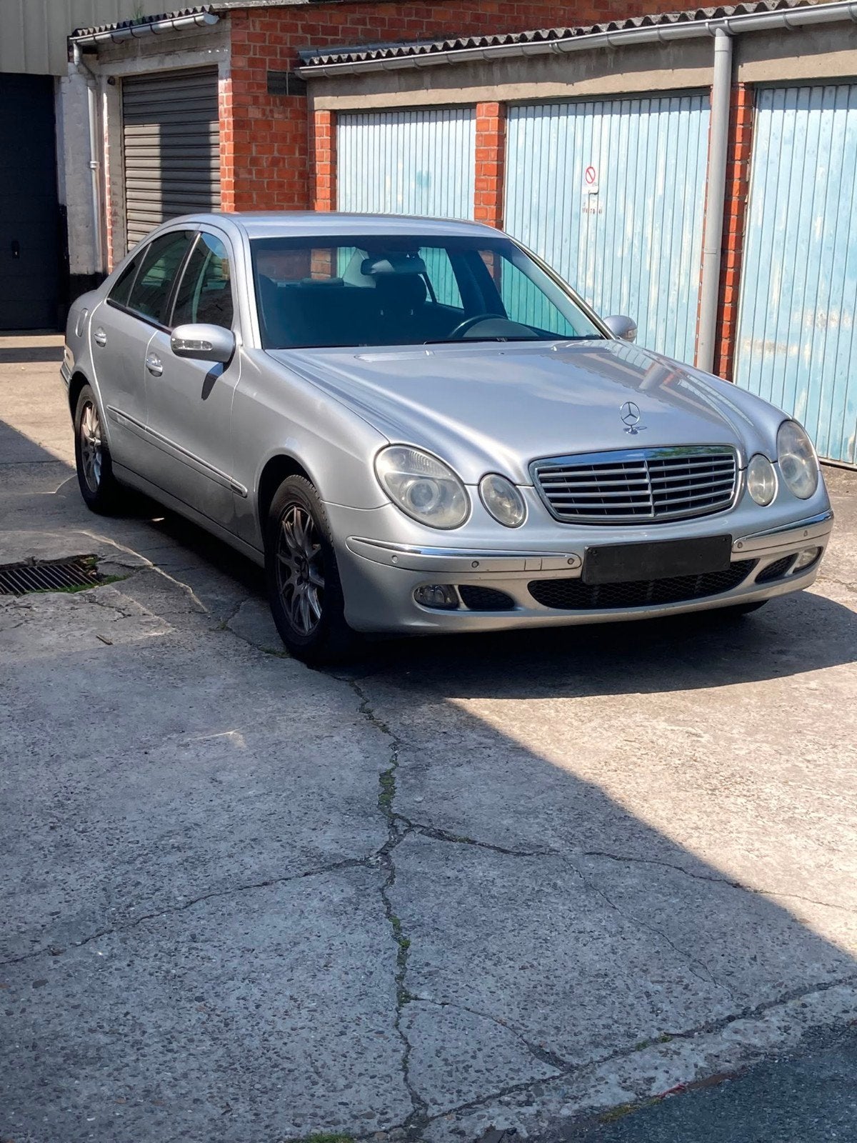 Mercedes-Benz e220 , Gekeurd voor verkoop, Auto's, Mercedes-Benz, Stof, Zwart, Bedrijf, 5 deurs