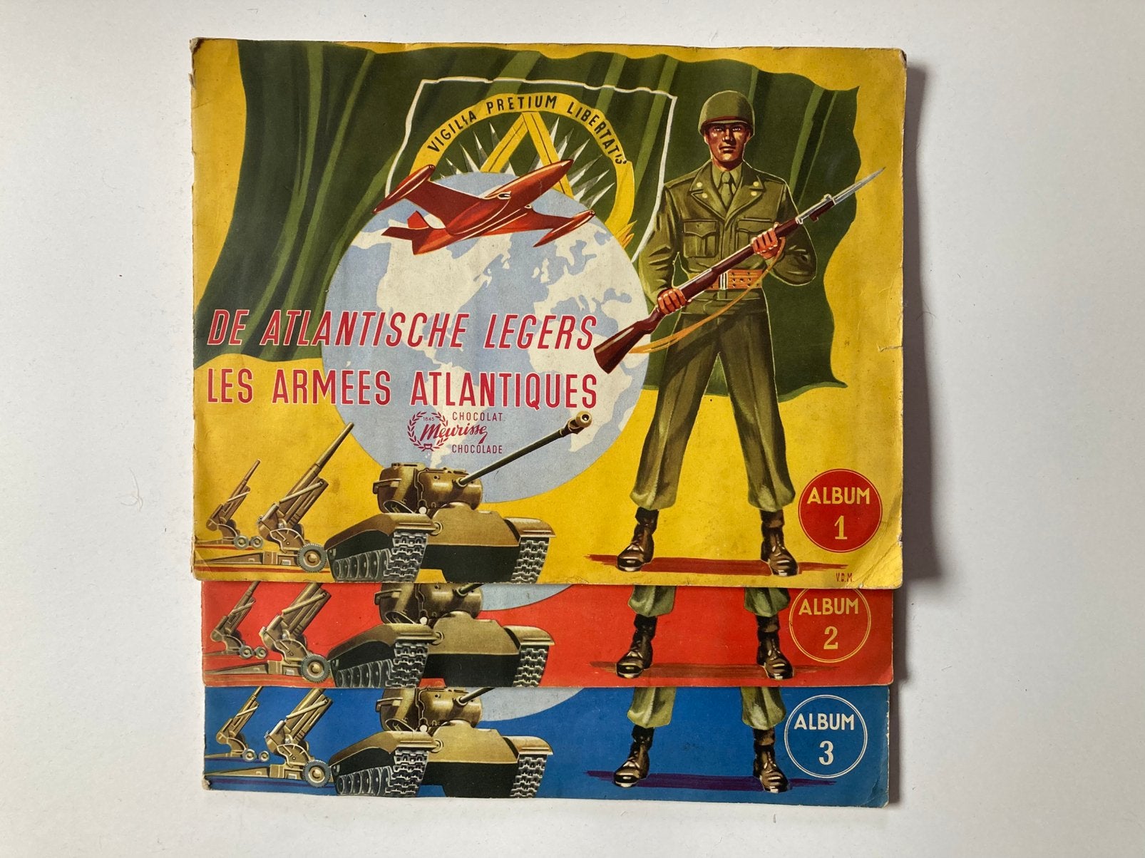 Drie chromo plakboeken ‘De Atlantische Legers’ jaren '50, Ophalen of Verzenden