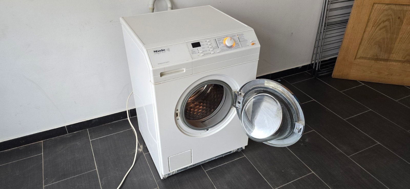 Wasmachine miele softtronic w2597 wasmachine voor wandmontag, Elektronische apparatuur, Ophalen of Verzenden