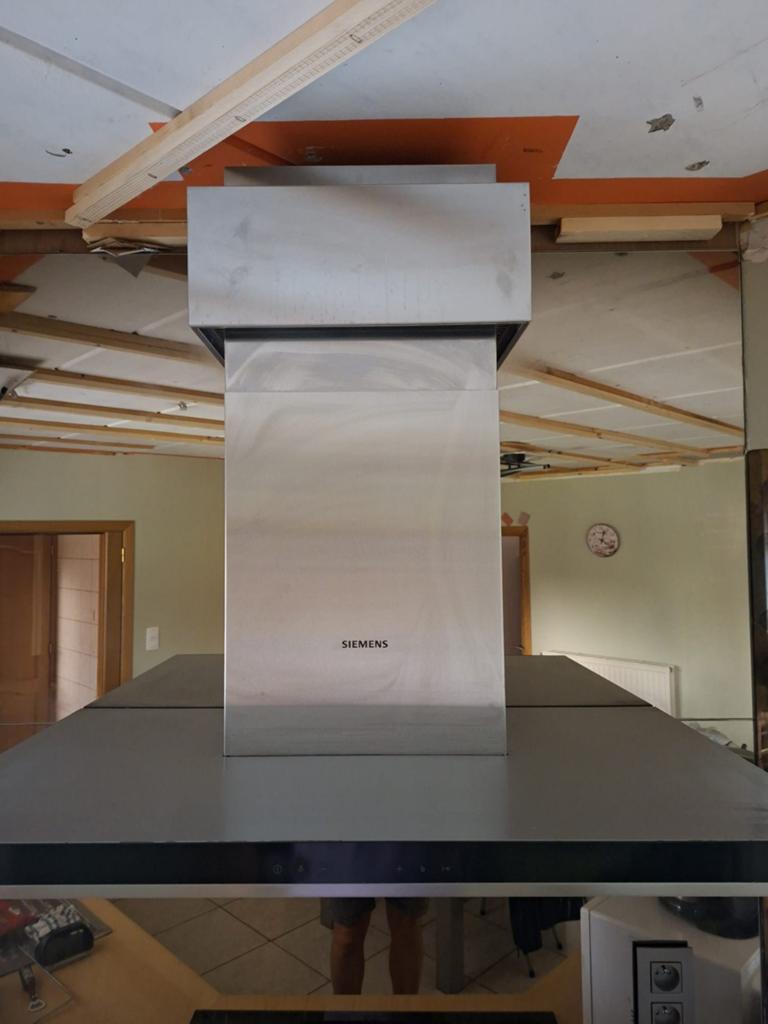 Siemens LC98BIP50 dampkap + recirculatieset (1j garantie), Ophalen, Wandschouwkap, Zo goed als nieuw, 400 tot 600 m³ per uur