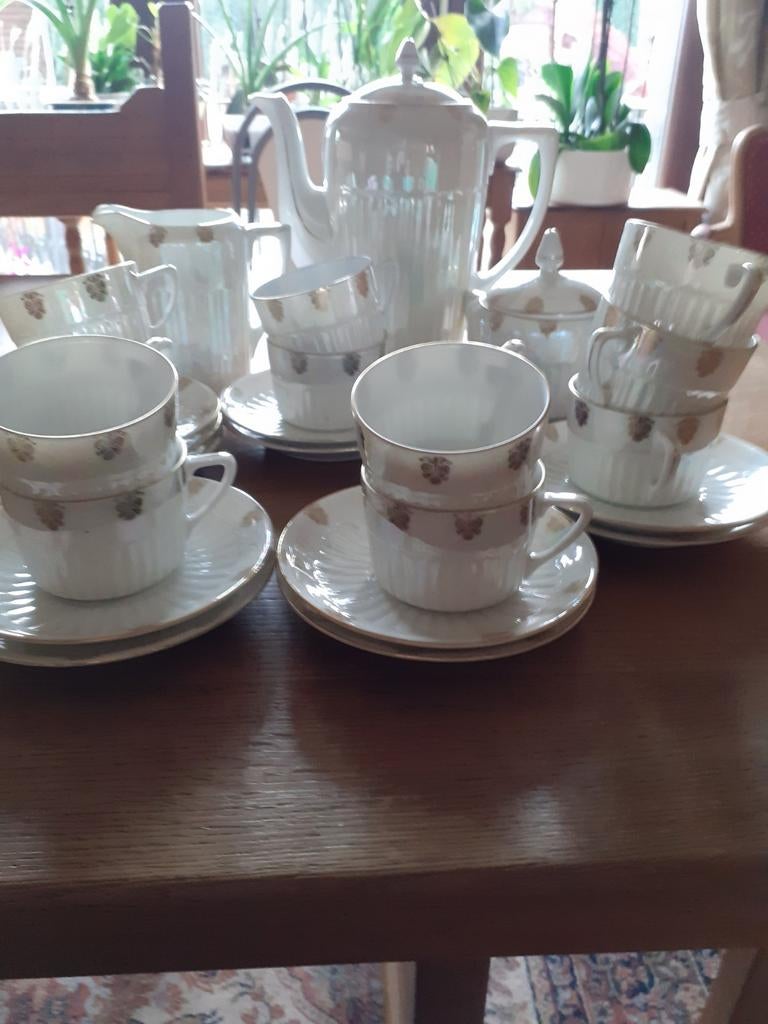 Charmant ancien service à café nacré