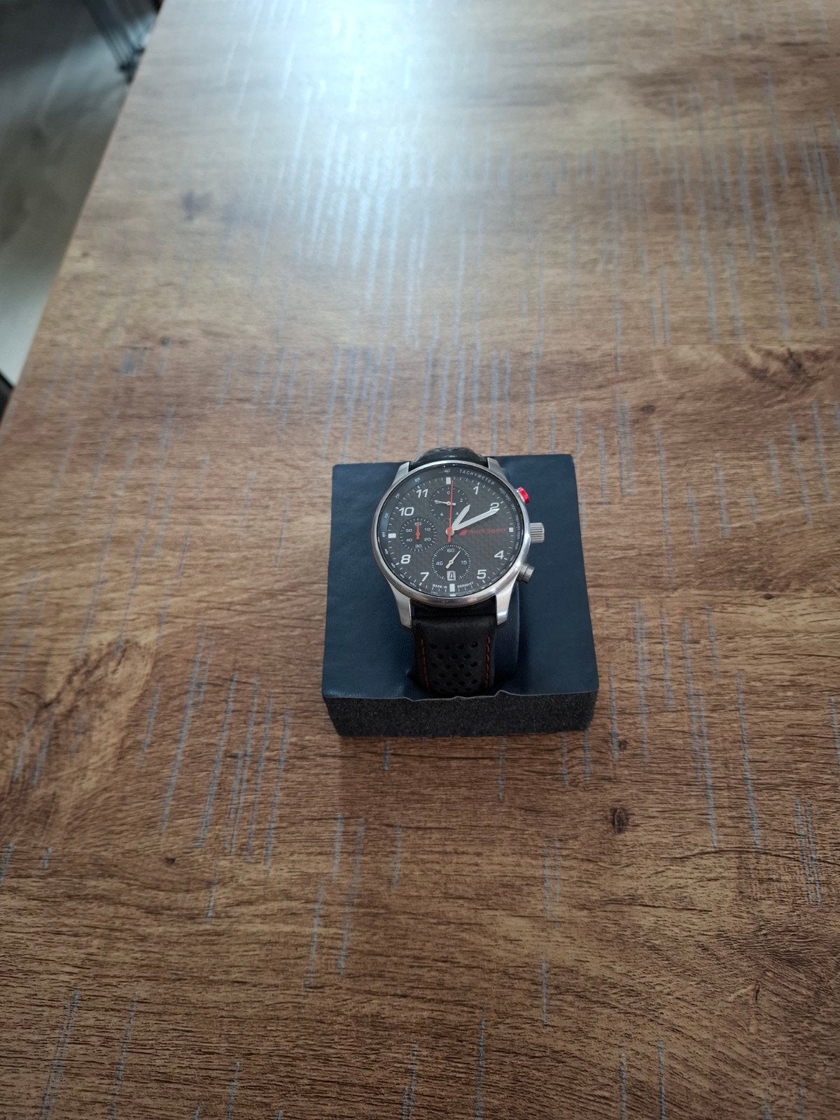 montre Audi Sport, Enlèvement