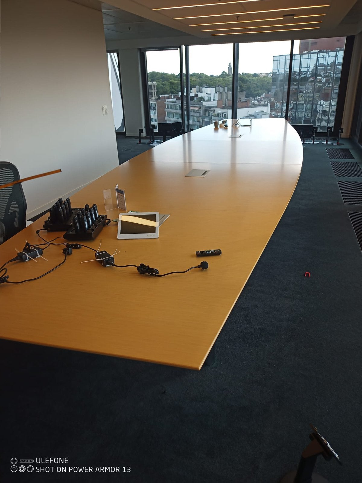 Superbe grande table de conférence KNOLL (8m), Enlèvement