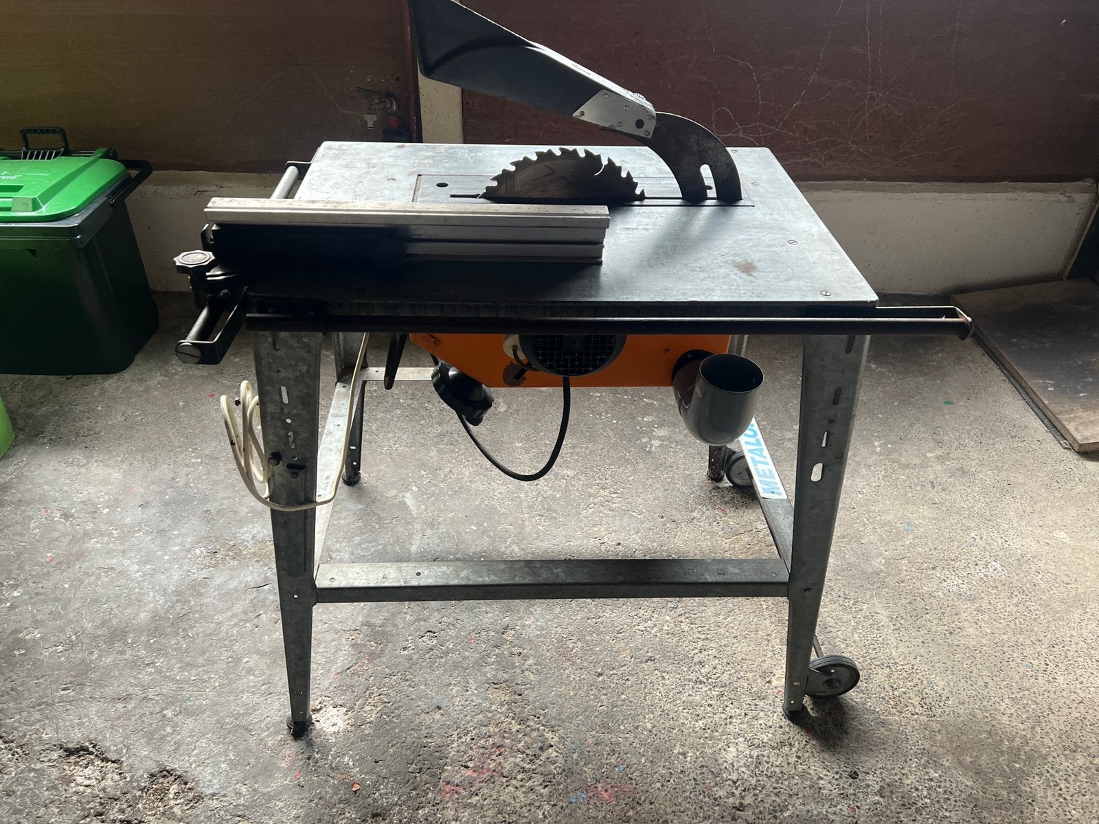 Zeer goed werkende tafelzaagmachine, Doe-het-zelf en Bouw, Ophalen, Gebruikt