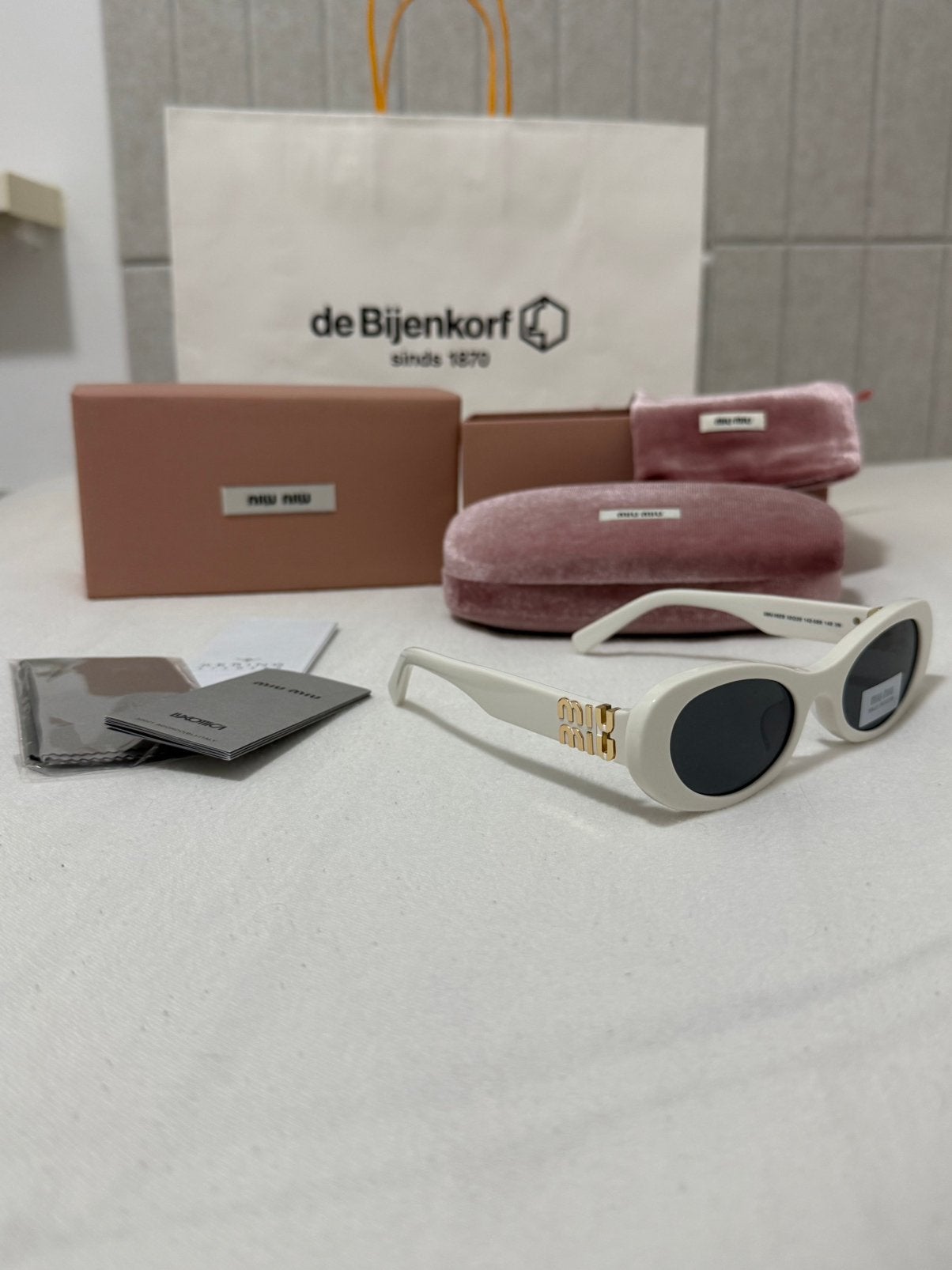 Miu Miu Zonnebril Nieuw | Ivoor Frame Donkergrijze Lens, Overige merken, Zonnebril, Wit, Nieuw