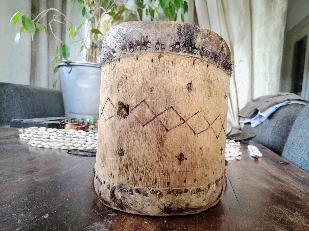 Curiosités tambour Africain tambour indigène en bois 18cm, Afrique, Brun, Matériau naturel, Fait main