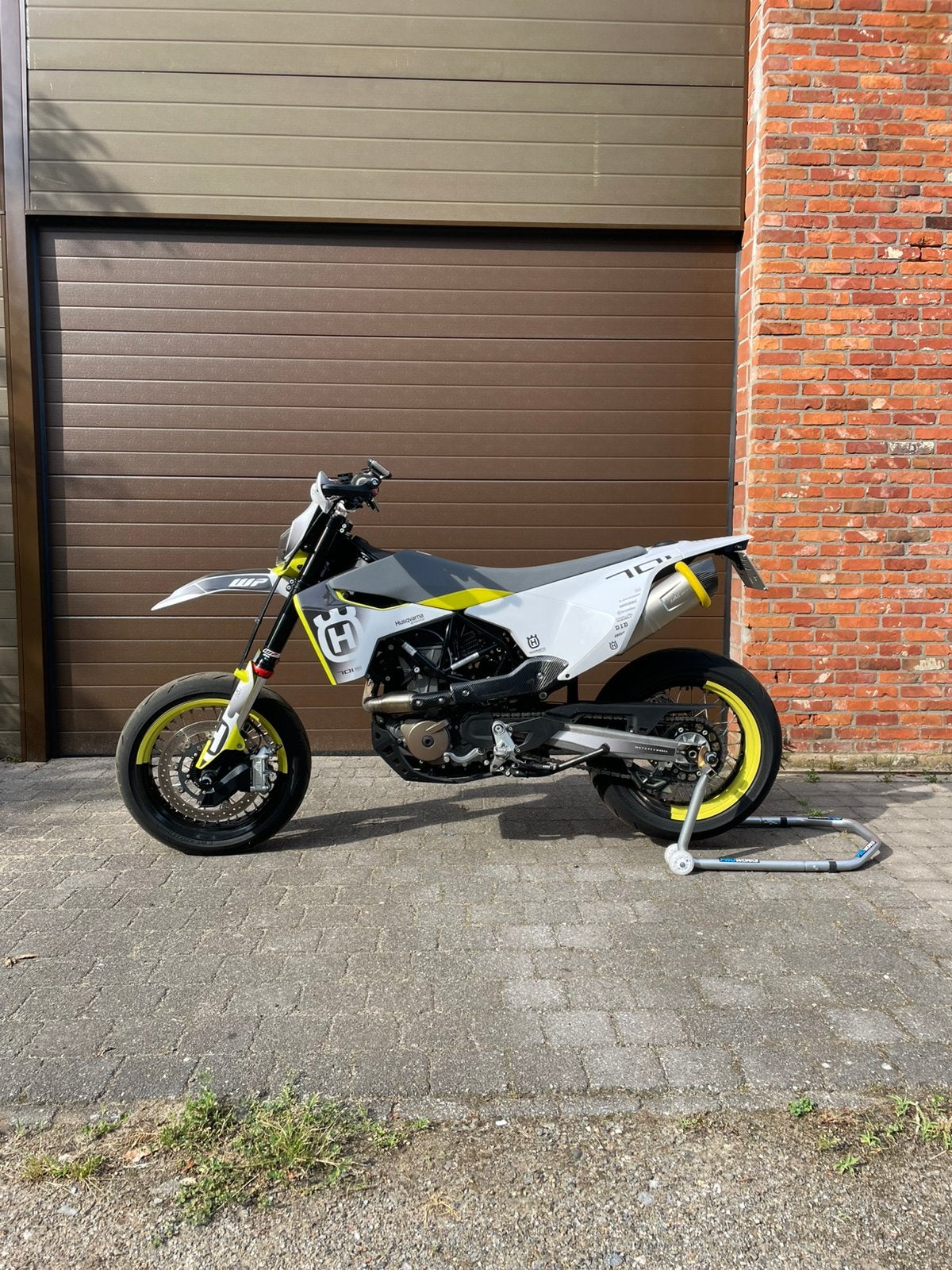 Husqvarna 701 supermoto 2020, 693 cc, Motorrijbewijs A, Traction Control, Gebruikt