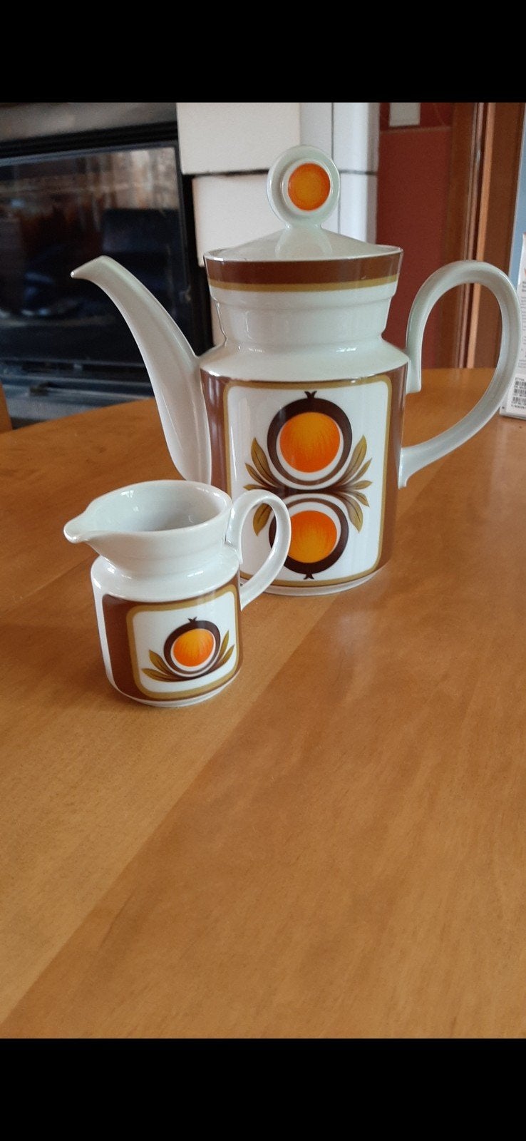 Très belle cafetière et pot à lait vintage, Enlèvement, Porcelaine, Vintage