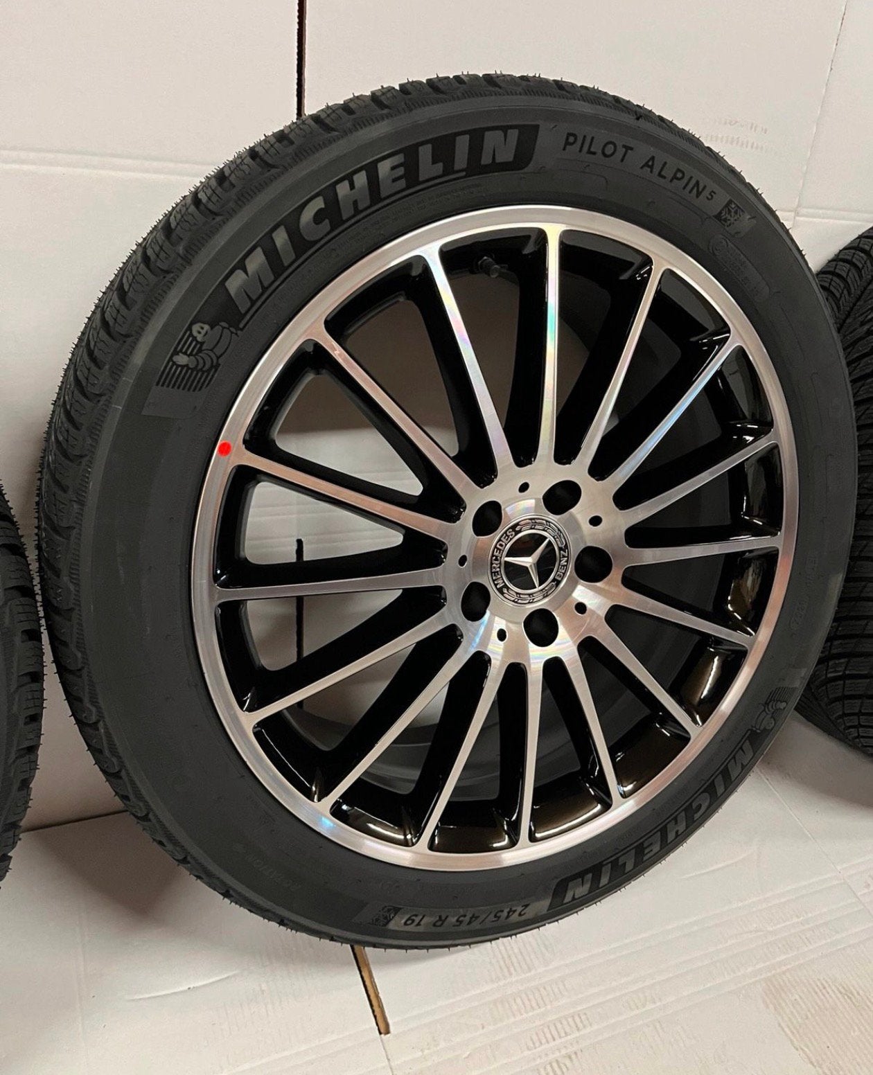 Jantes Mercedes Classe V pneus 245/45R19, Autos : Pièces & Accessoires, Enlèvement, Pneus hiver, Pneus et Jantes