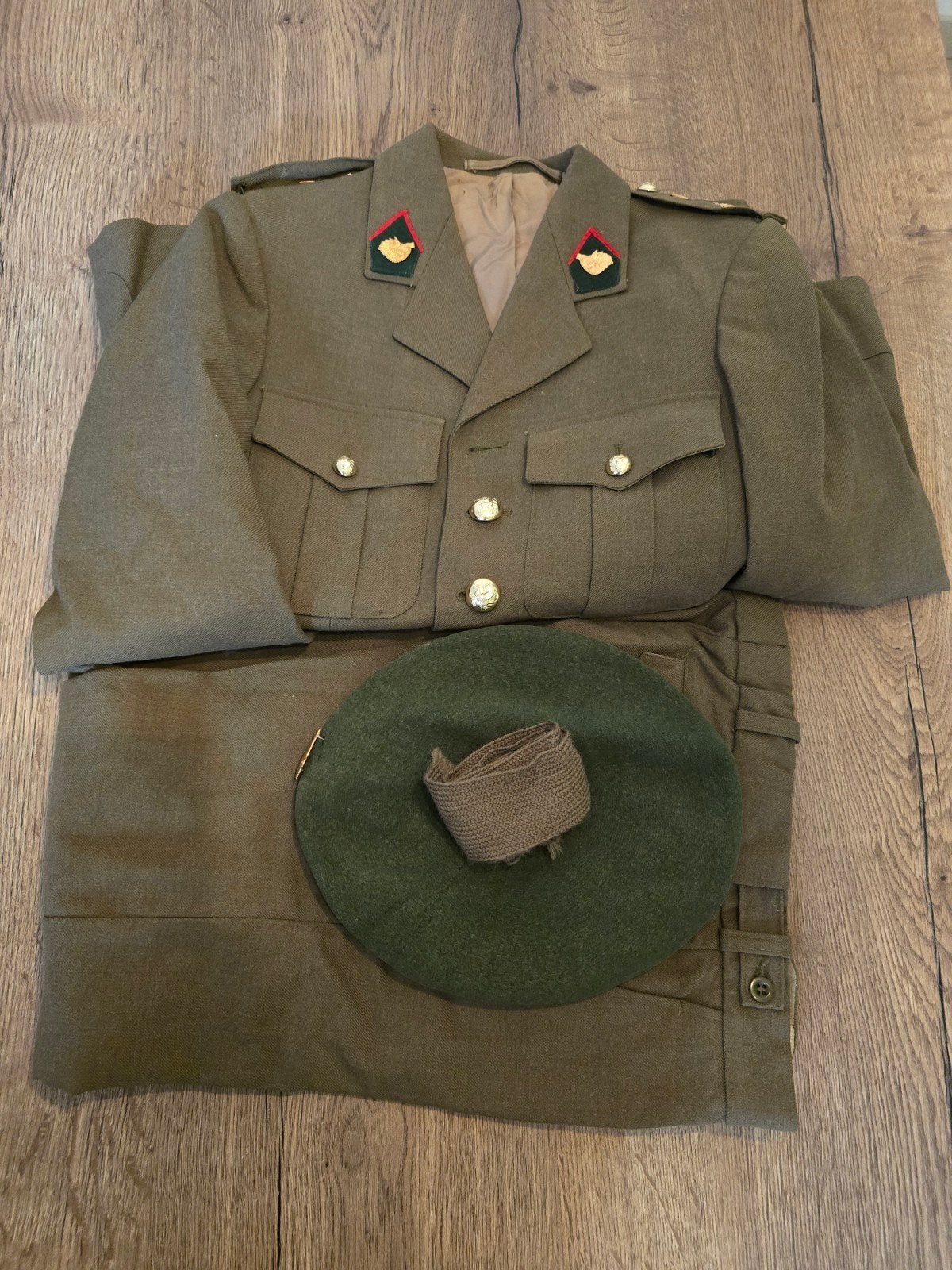 Militair uniform Chasseurs Ardennais wild zwijn belgisch sol, Verzamelen, Ophalen of Verzenden